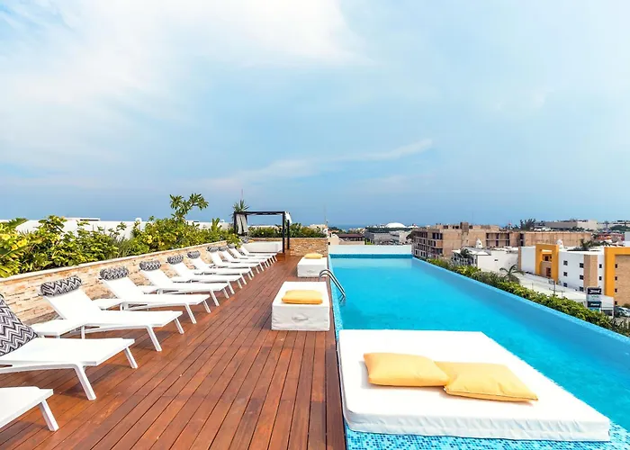 Luxury 1 Bedroom Condo - 2 Pools & Gym - At The City Condos - Descanso
